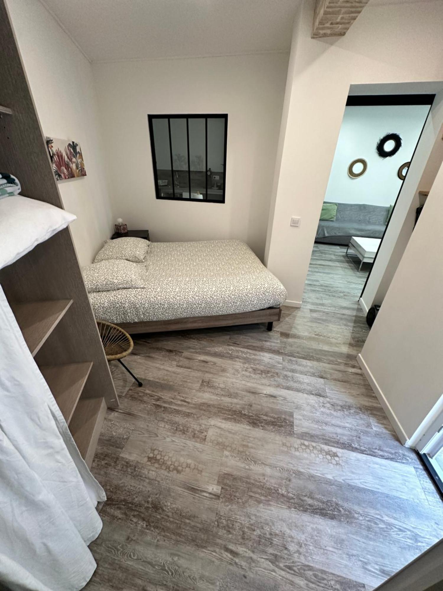 2 Pieces Apartment *